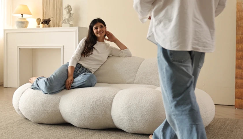 SF134 sofa: standing scene