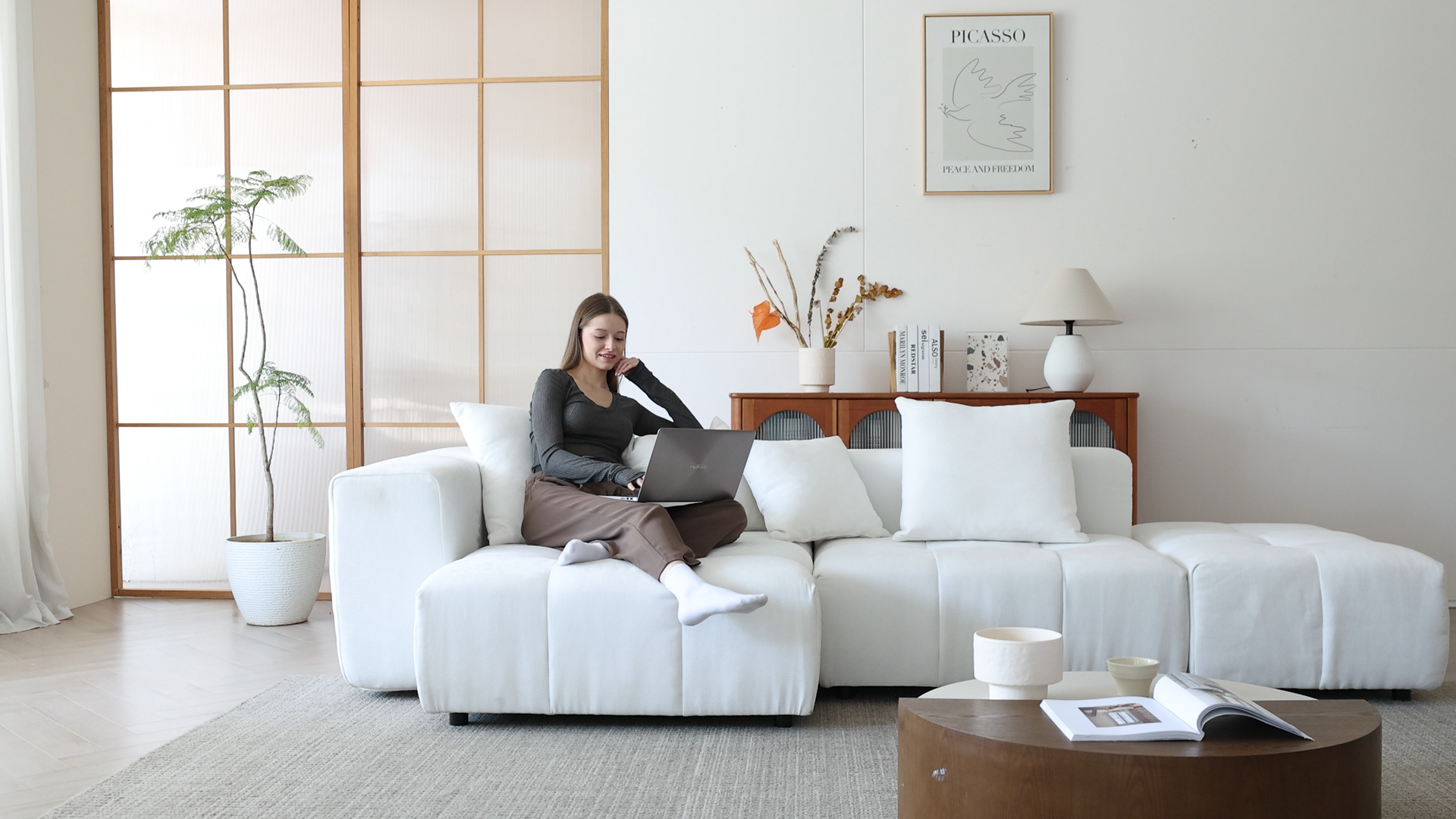 Sectional With Chaise For Contemporary Home Decor
