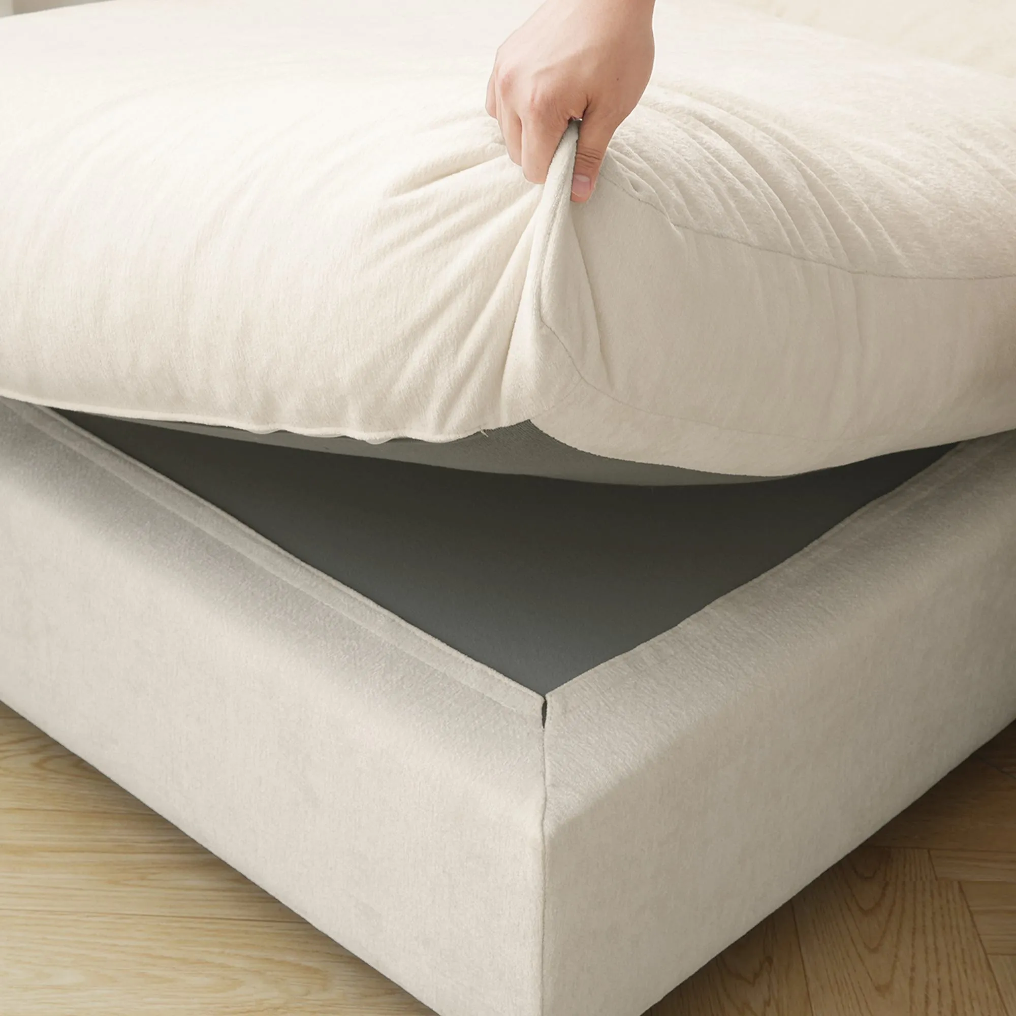 http://142%20Beige%20Sofa%20Details%20(16)