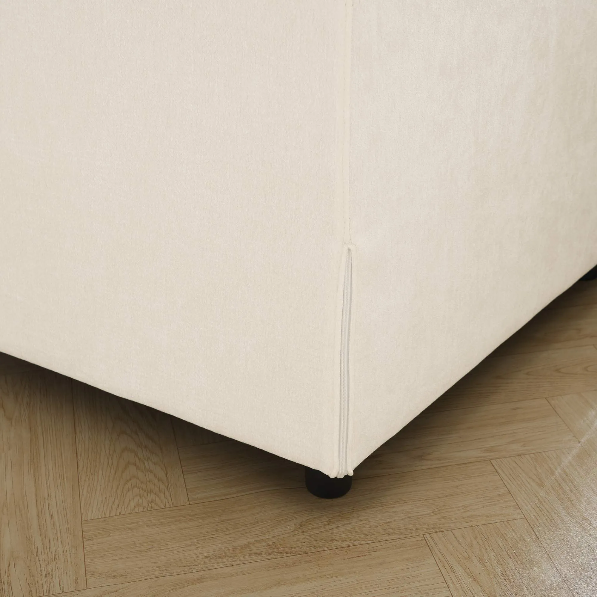 http://142%20Beige%20Sofa%20Details%20(20)