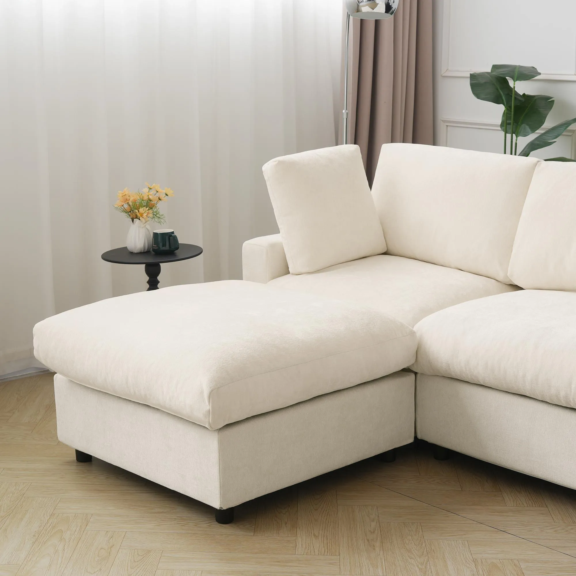 http://142%20Beige%20Sofa%20Details%20(21)