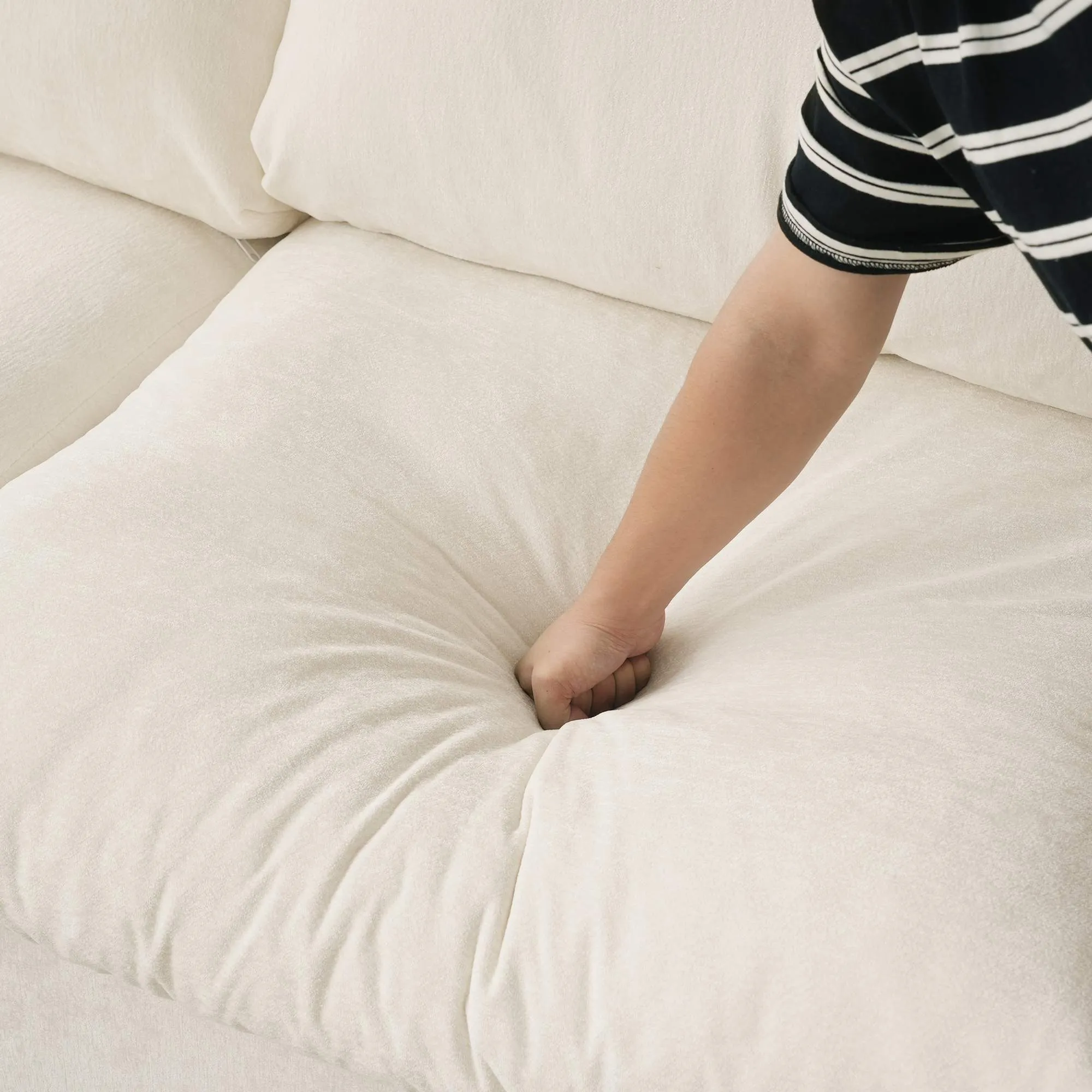 http://142%20Beige%20Sofa%20Details%20(3)