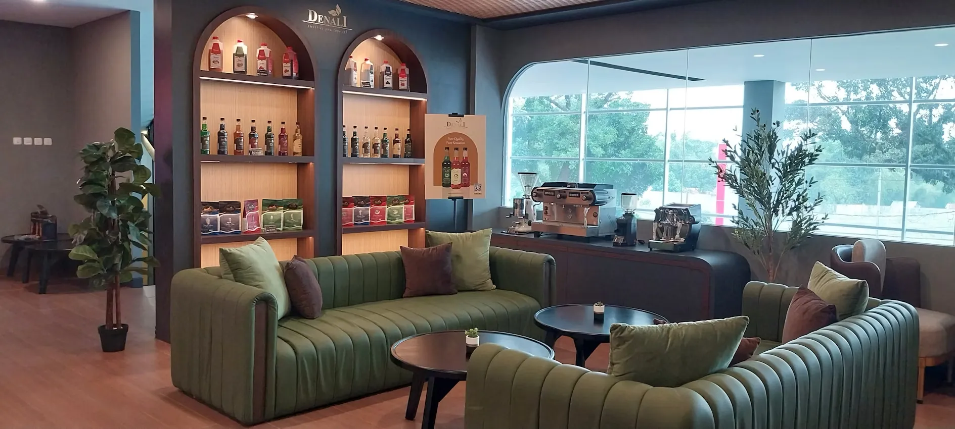 How Café Owners Can Attract Gen Z with Photo-Worthy Modular Sofas