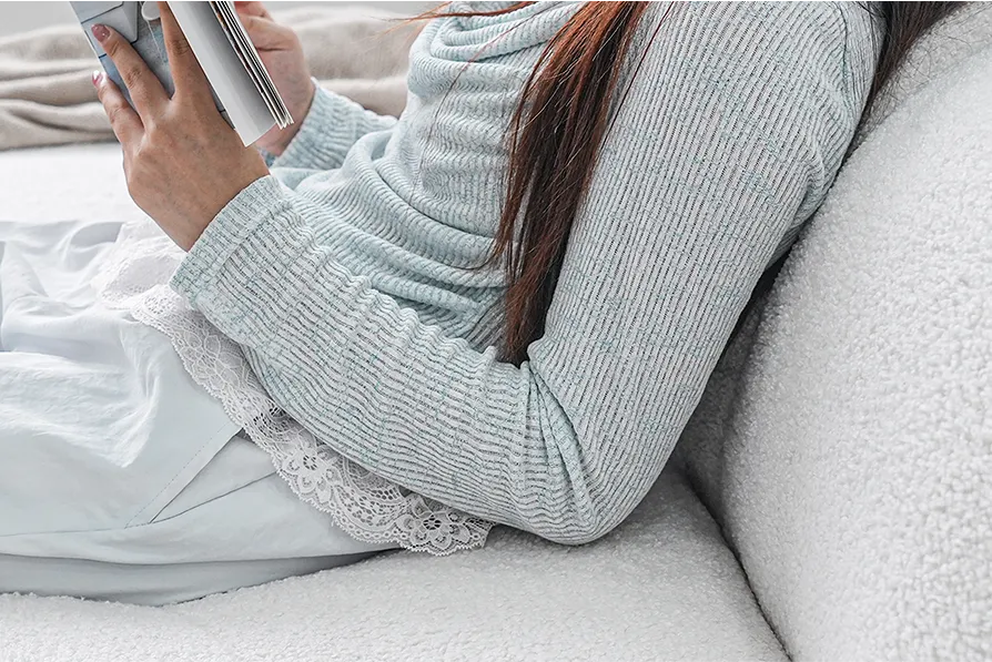Bubble Curve Sofa lounging position demonstration