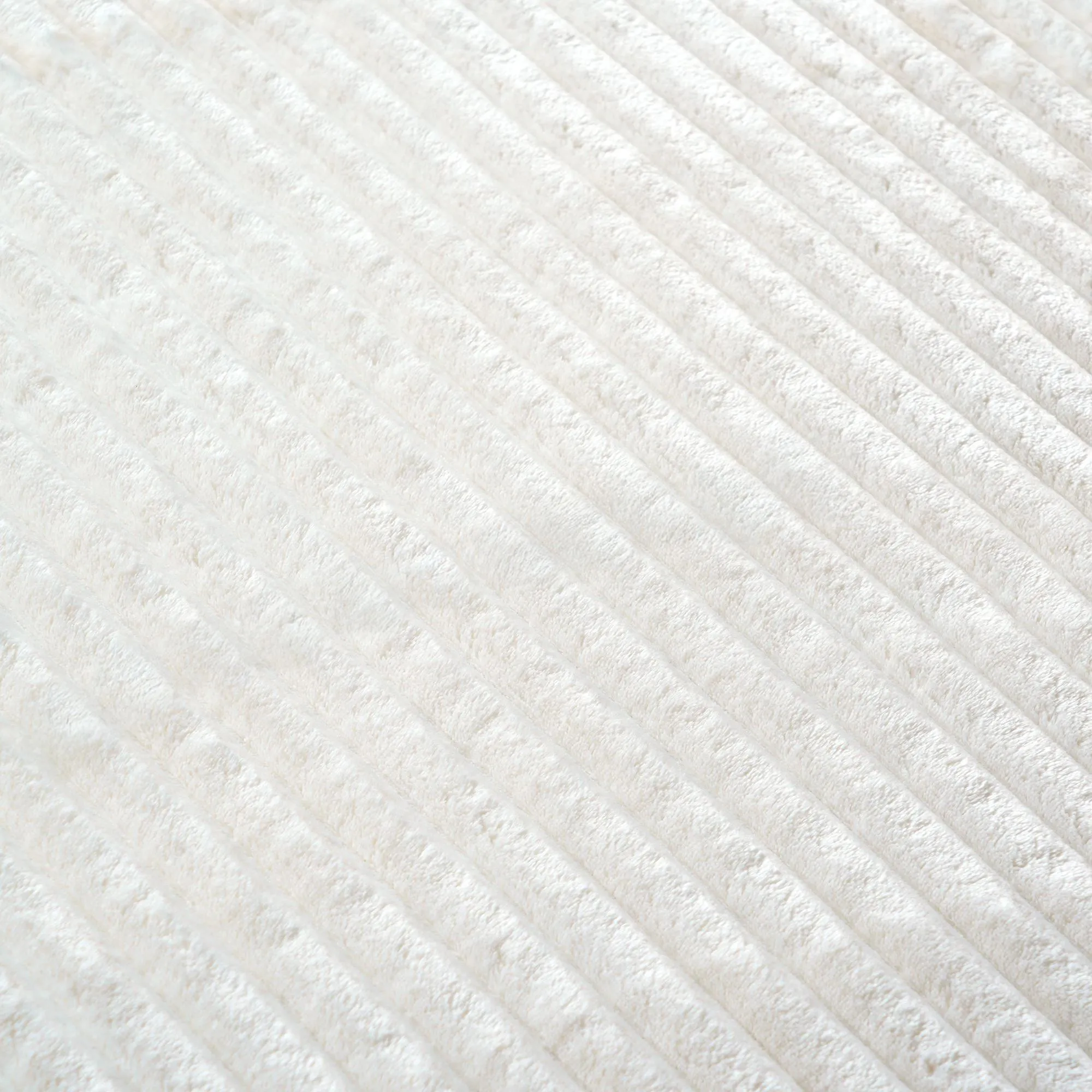 http://138%20Biege%20Sofa%20Details%20(6)