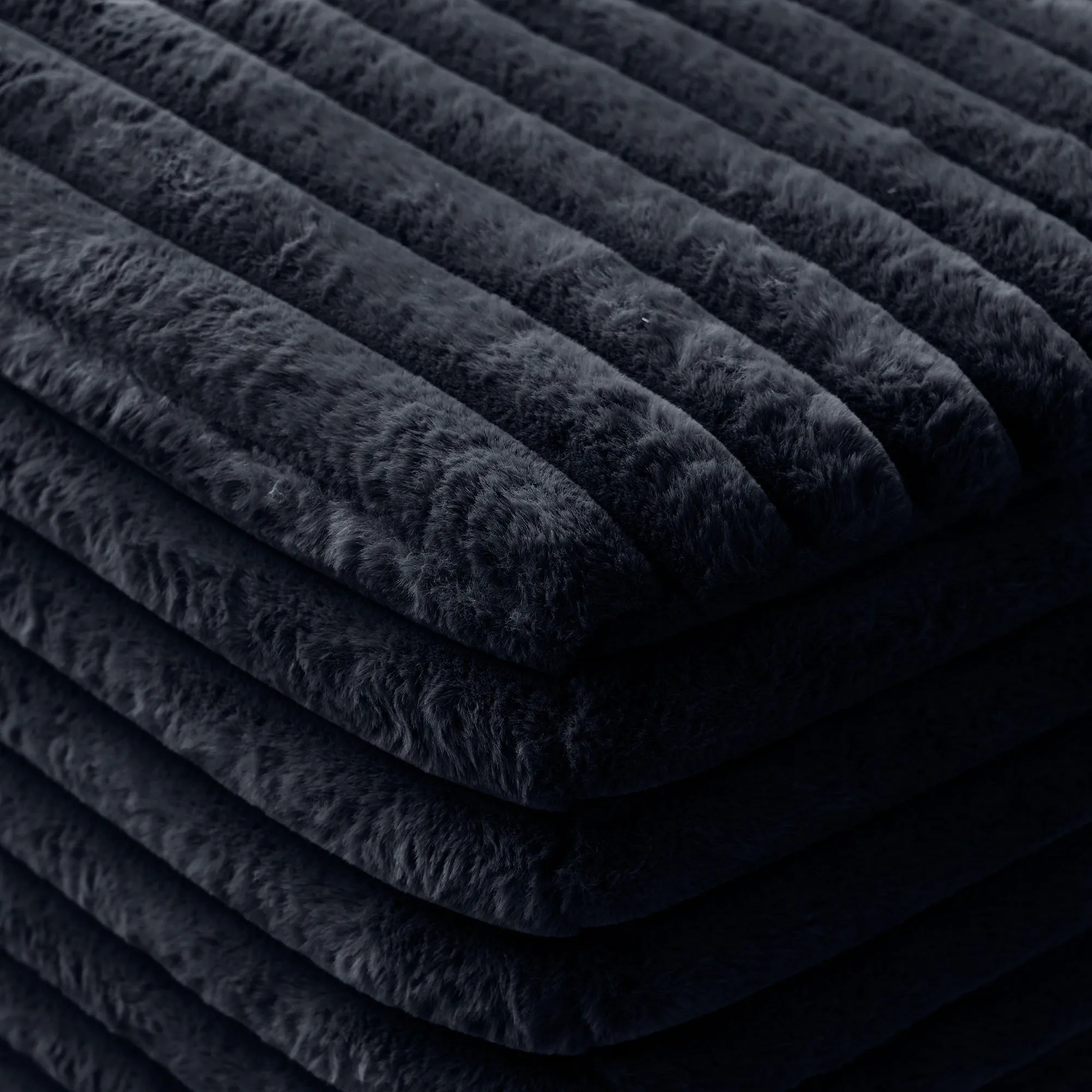 http://138%20Black%20Sofa%20Details%20(10)