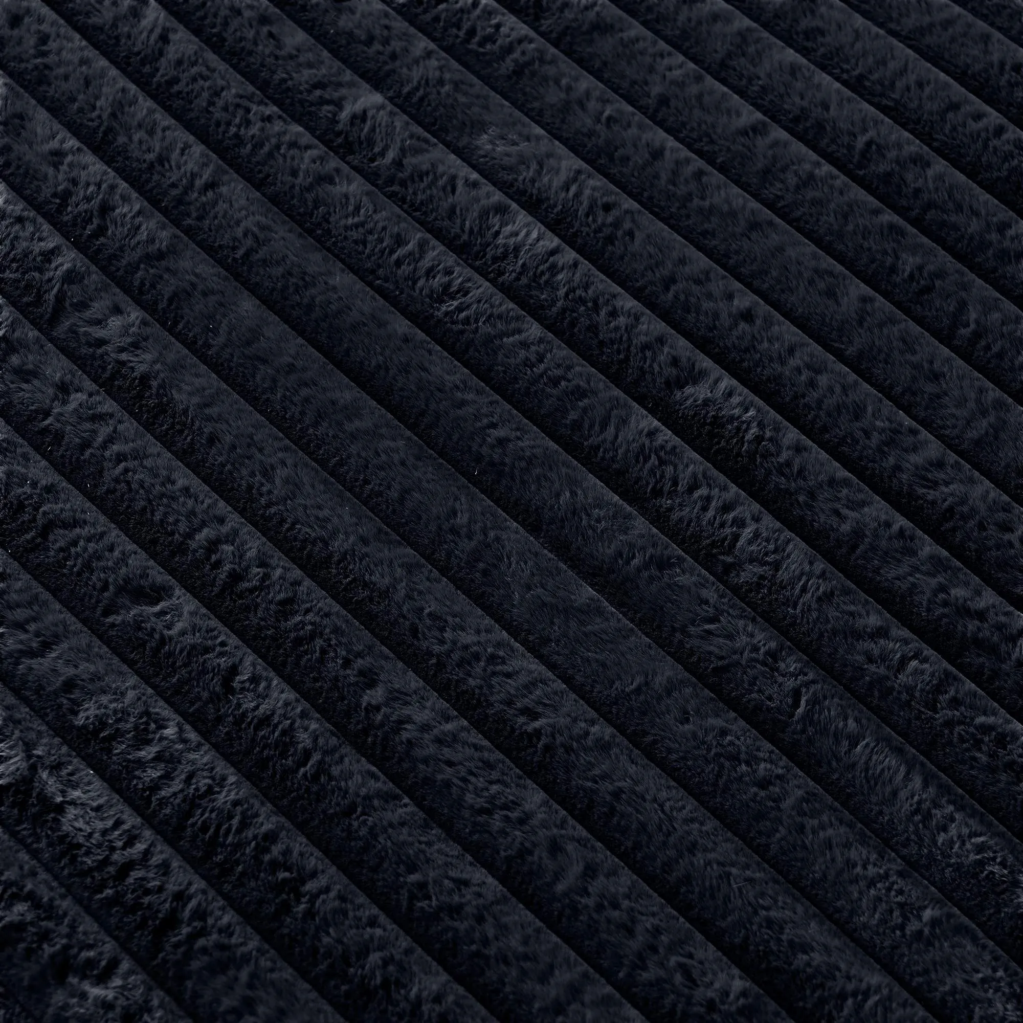 http://138%20Black%20Sofa%20Details%20(5)