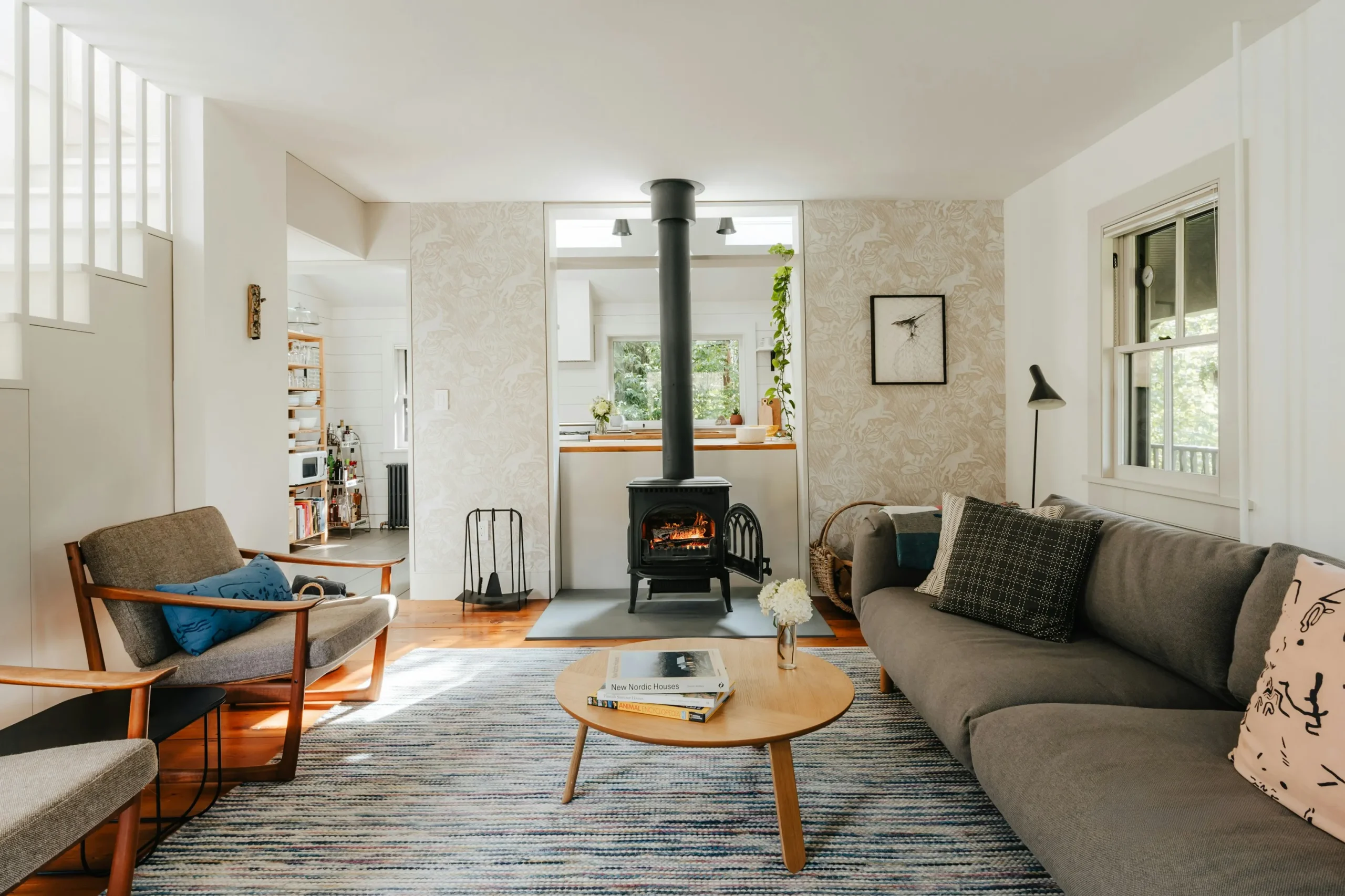 How to Create a Cozy Reading Nook with a Modular Sofa