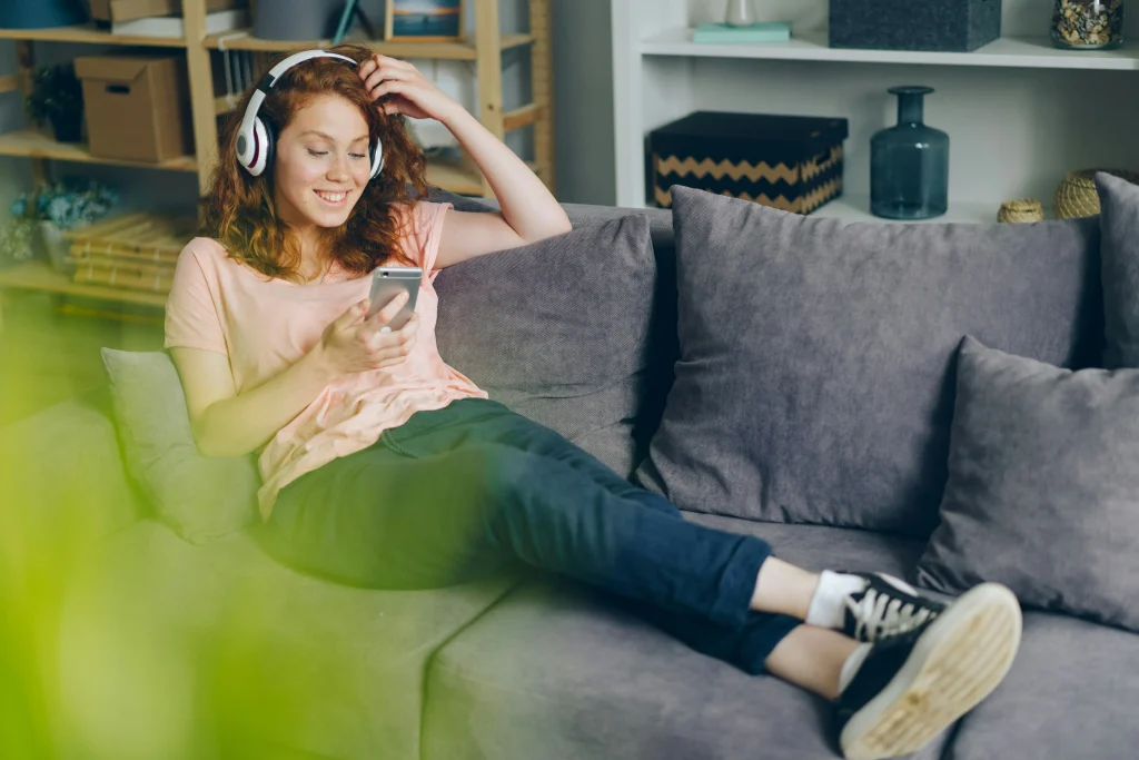 Modular Sofa For Listening