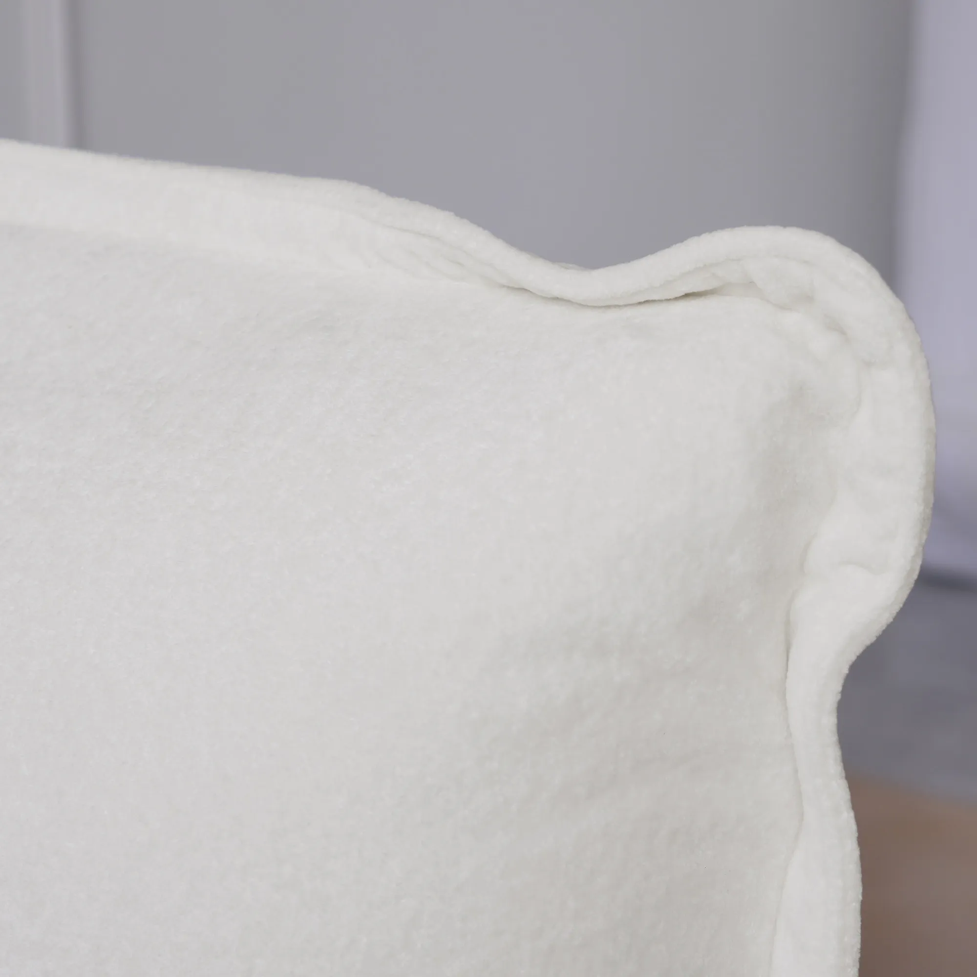 http://Urban%20Ark%20Modular%20White%20Sofa%20Details%20(3)