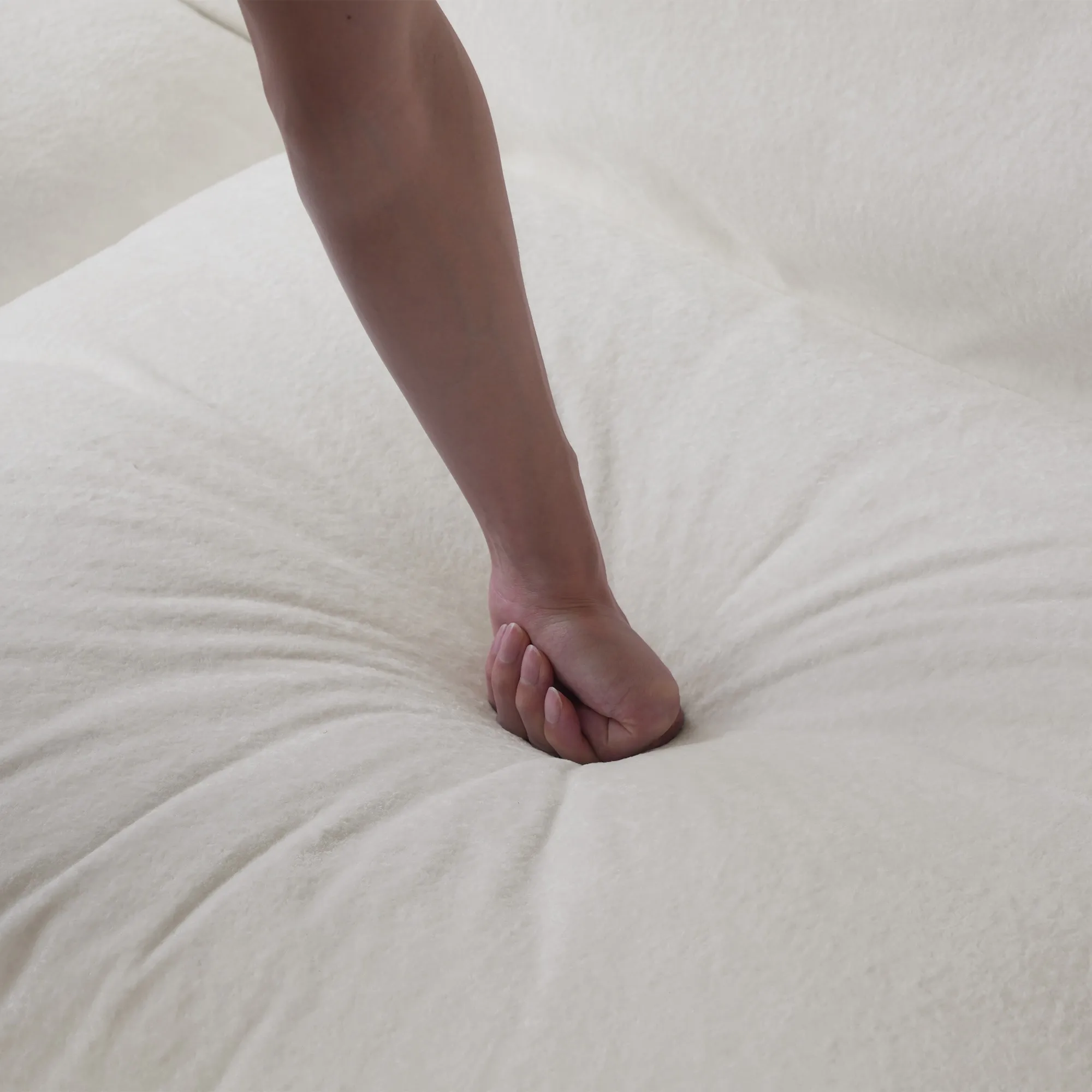 http://Urban%20Ark%20Modular%20White%20Sofa%20Details%20(9)