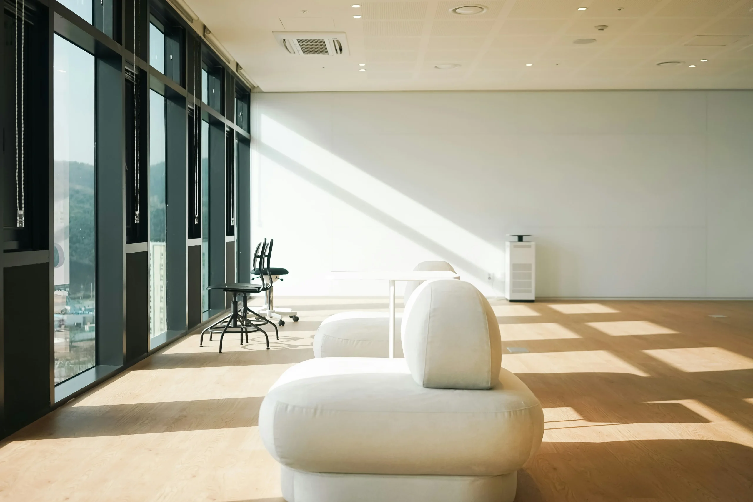 How to Choose Modular Sofas for Office Spaces